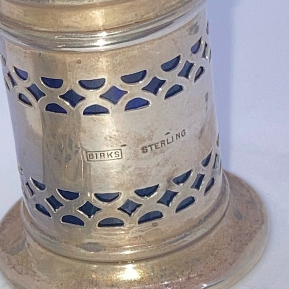 Vtg Birks Sterling Art Deco Cobalt Blue Glass Liner Salt &Pepper Shakers 2.1” - Picture 3 of 13